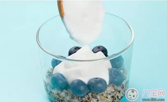 挑食宝宝的辅食首选 藜麦水果酸奶的做法