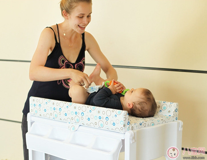 尿布台可以用多久 宝宝尿布台可以用到几个月(至少3个月)