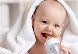 夏季宝宝不爱喝水怎么办 如何正确喝水呢