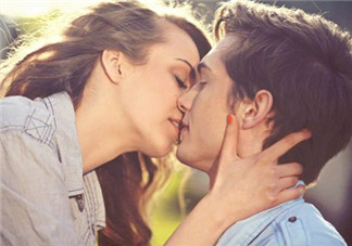 法式接吻是什么 最浪漫的接吻方式