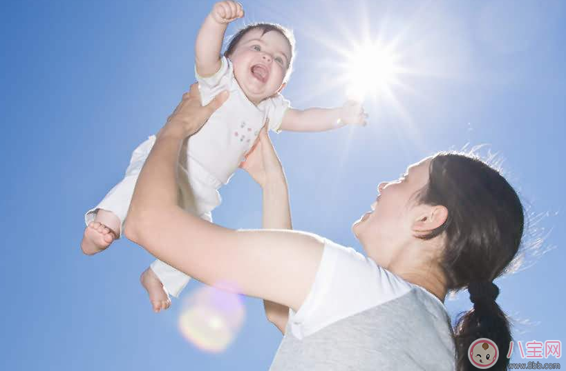 宝宝晒太阳的最佳时间，如何让宝宝正确的晒太阳
