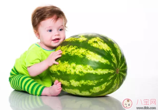宝宝什么时候可以吃西瓜 夏天宝宝吃西瓜注意事项