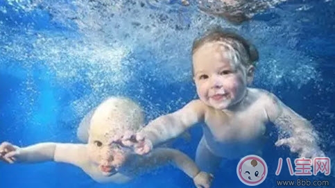 宝宝洗澡耳朵进水了怎么办 怎么判断宝宝耳朵进水(摇头挖耳朵)