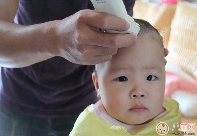 夏季给宝宝理发的技巧 给宝宝理发的正确手法