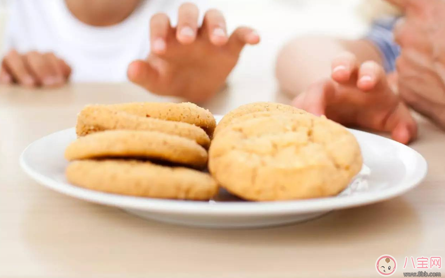 孩子爱吃零食如何纠正 正确引导孩子吃零食才是好方法