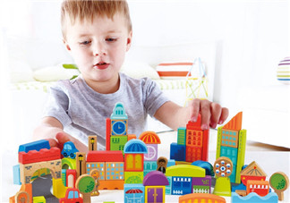 宝宝积木玩具怎么挑选 给宝宝买积木哪种好(宝宝积木4大类)