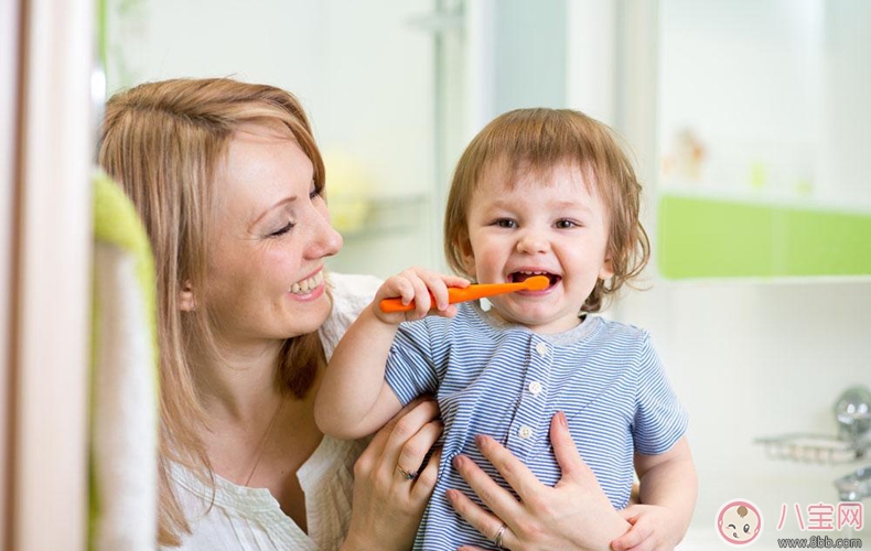 宝宝什么时候开始刷牙比较好 宝宝不同时间段口腔护理方法