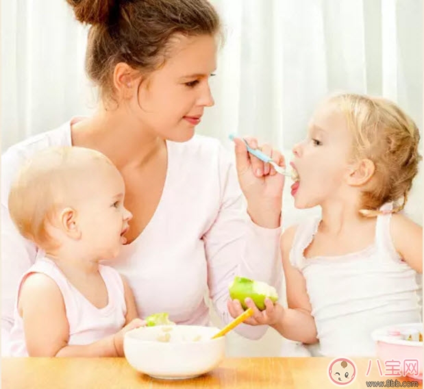 夏季宝宝不爱正常吃饭 如何改正宝宝饮食习惯