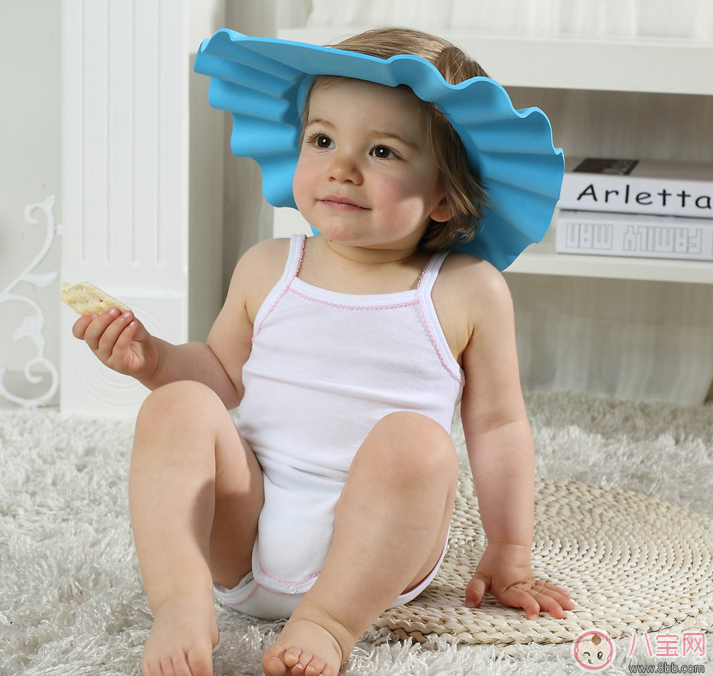 宝宝|宝宝洗头帽怎么选 宝宝洗头帽选择技巧
