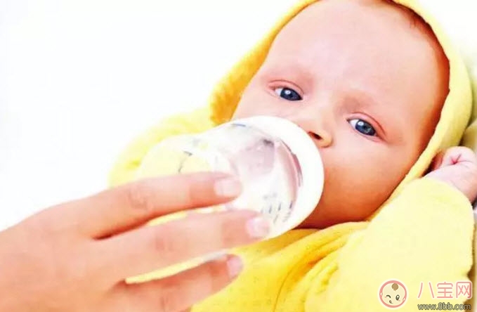 为什么换奶粉宝宝不爱喝 怎样换奶粉不影响宝宝
