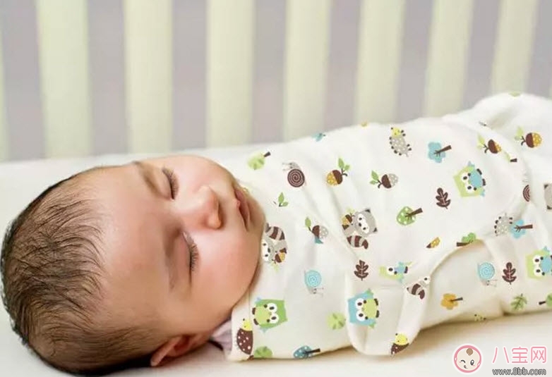 新生儿头软软的正常吗 新生儿头上的软包是什么
