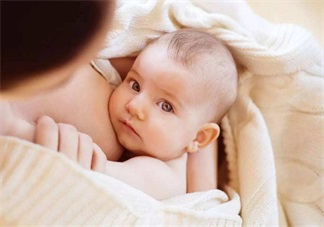 母乳喂养门道大 大多数人竟不知这样的母乳不能给孩子吃