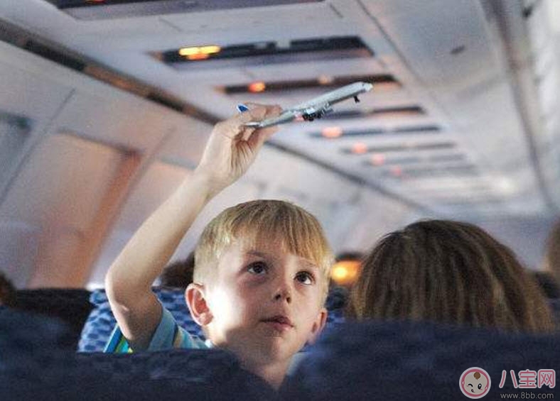 带宝宝怎么坐飞机 带宝宝坐飞机什么时候登机好