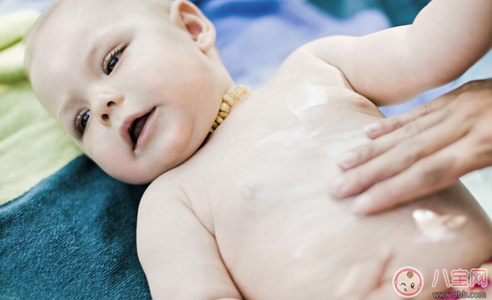 宝宝洗完澡后怎么护理比较好 宝宝浴后护理流程