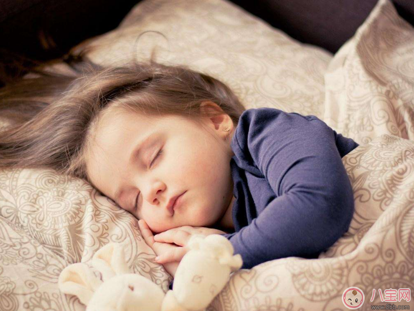 宝宝夜醒让人崩溃 培养孩子规律睡眠才更重要