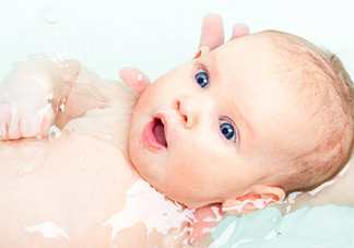 新生儿头部护理方法 新生儿头部护理三个技巧