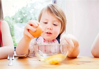 孩子吃鸡蛋居然这么好 让宝宝爱不释手的吃蛋方法