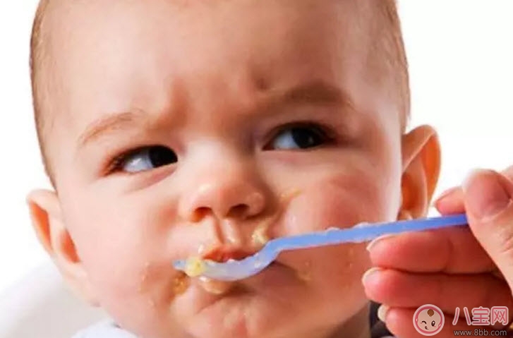 宝宝积食发烧和感冒发烧的区别症状 宝宝积食发烧怎么解决