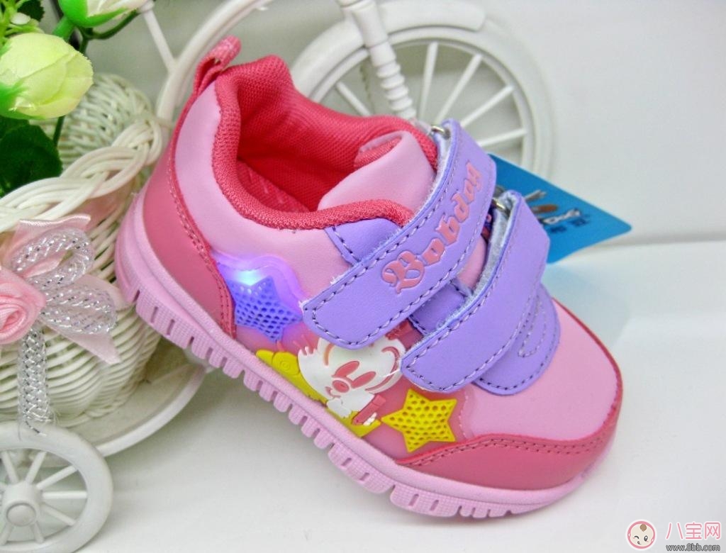 婴幼儿|宝宝学步鞋如何选择 选择宝宝学步鞋注意事项