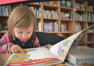 带孩子一起进行亲子阅读有什么好处 和宝宝亲子阅读好不好