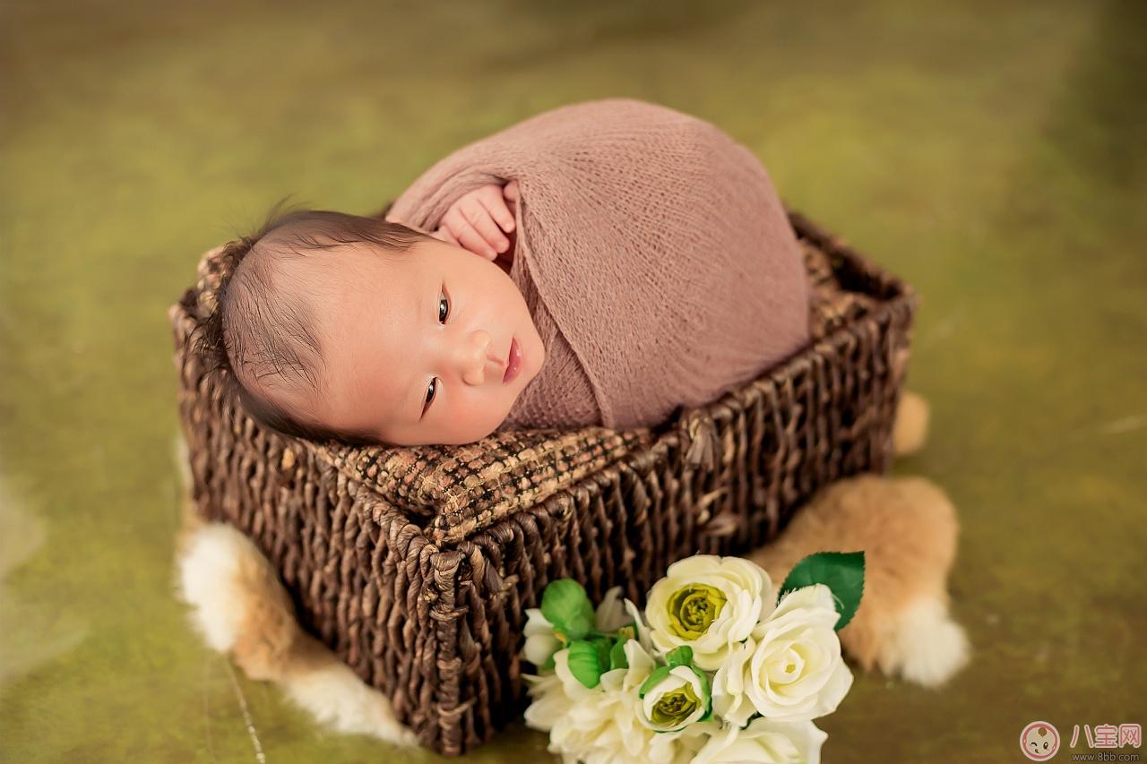 新生儿爱流泪眼屎多的原因 泪囊炎产生的因素