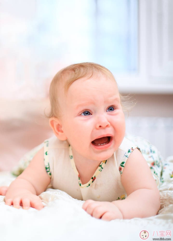 新生儿爱流泪眼屎多的原因 泪囊炎产生的因素