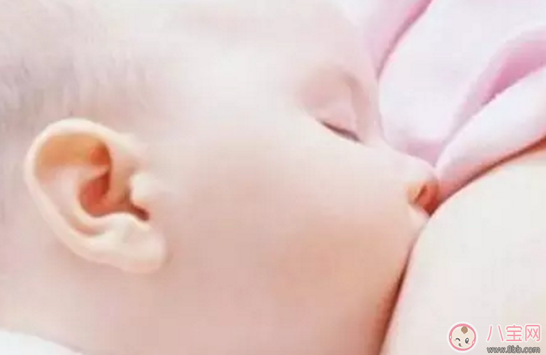 新生儿宝宝过度喂养怎么纠正 宝宝过度喂养的表现有哪些