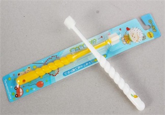 孩子不喜欢刷牙怎么办 孩子喜欢刷的宝儿滋牙刷360乳牙牙刷推荐