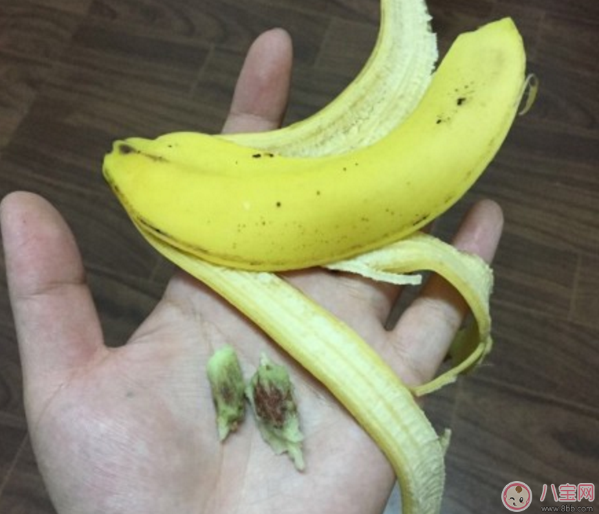 为什么吃完香蕉吃枣一股怪味 吃完香蕉再吃枣什么味道(网友：屁味)