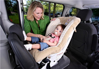 宝宝安全座椅应该怎么挑选 一岁半的孩子应该选择什么样的安全座椅