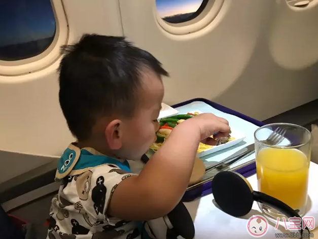 国庆节带孩子坐长途飞机商务舱攻略 有没有必要给孩子买商务舱