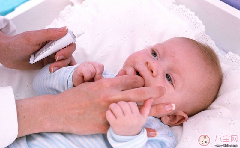 为什么宝宝长牙慢 保障口腔清洁可以促进宝宝牙齿生长吗
