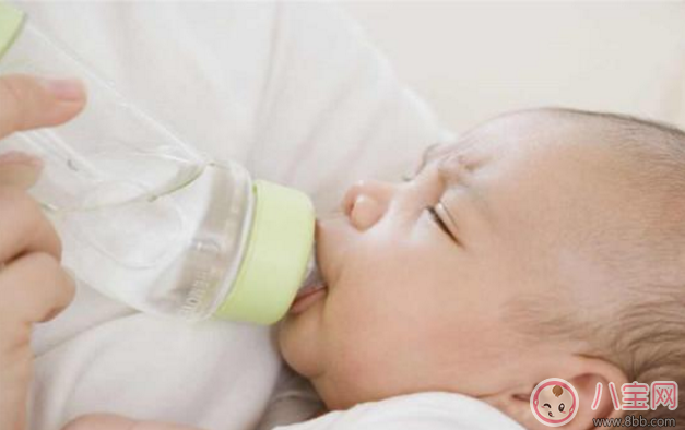 宝宝哭闹之后喝水适合吗 哪些时间不适合给宝宝喝水