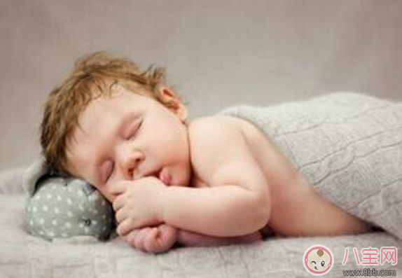 什么是宝宝睡眠储蓄能量 新生儿休息多久才能储蓄白天活动的能量