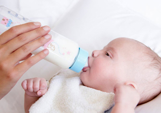 新生儿护理的重点有哪些 刚出生宝宝护理重点知识大全