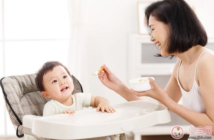 宝宝吃饭的五个误区 宝宝吃饭的坏习惯有哪些