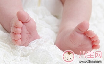 宝宝可以泡脚吗几岁可以泡 怎么给孩子用艾草泡脚