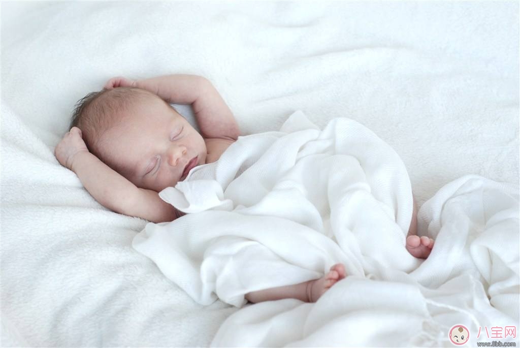 枕头和被子会影响婴幼儿的睡眠吗 哪些是适合婴儿健康的睡姿