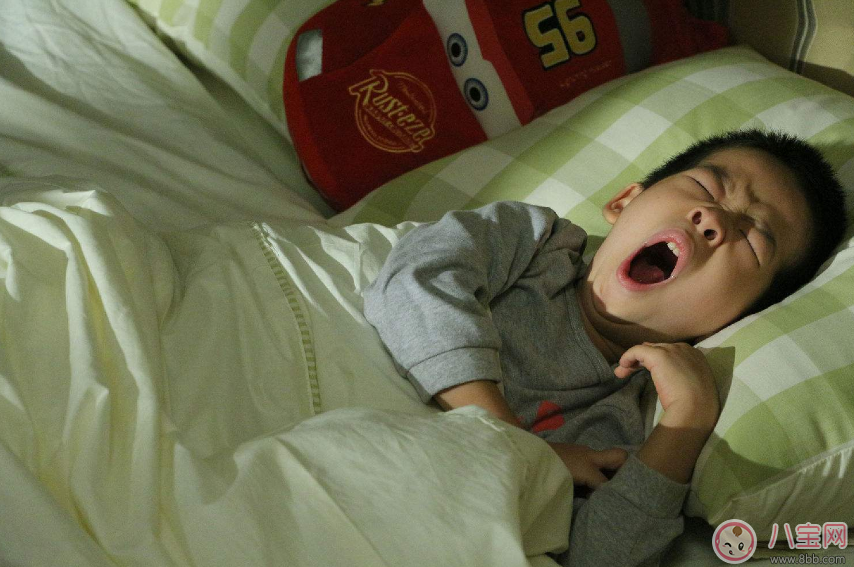 孩子把眼睛睁着就是不想睡觉吗 如何正确安排孩子睡眠