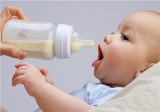新手妈妈的母乳喂养容易出现哪些问题 母乳喂养有哪些误区