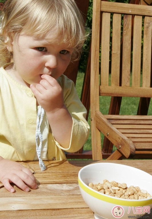 引起儿童过敏常见食物有哪些 宝宝食物过敏怎么办