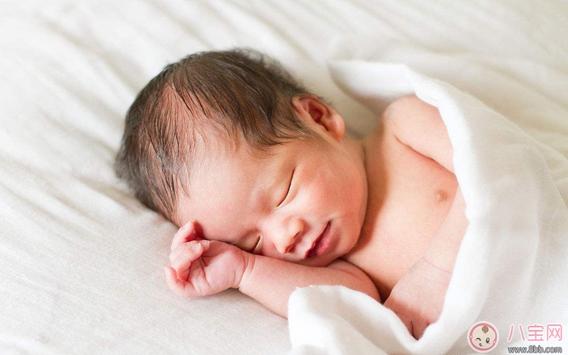 0-3个月宝宝有哪些常见的睡眠问题 如何让0-3个月宝宝睡好觉