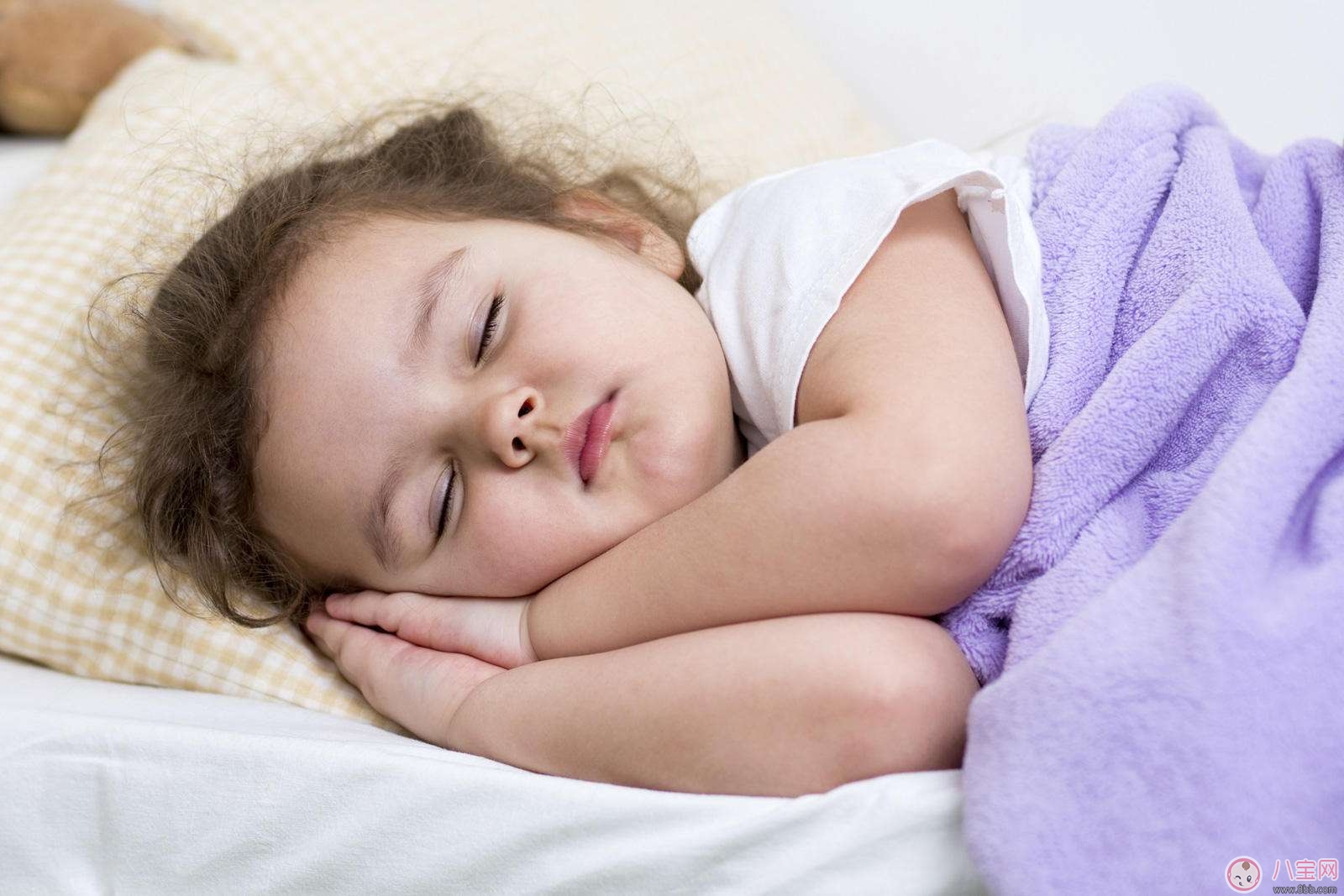 4-6个月宝宝有哪些睡眠问题 宝宝睡眠常见问题如何解决