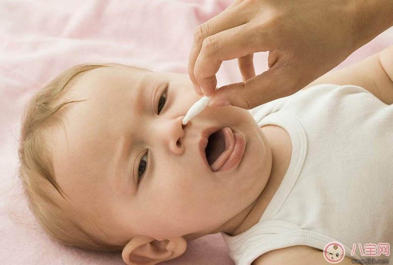 如何判断宝宝鼻塞的类型 怎么使用婴儿吸鼻器