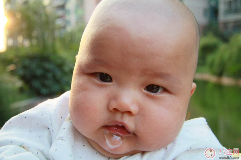宝宝的脸能不能捏 捏宝宝的脸会导致宝宝流口水吗