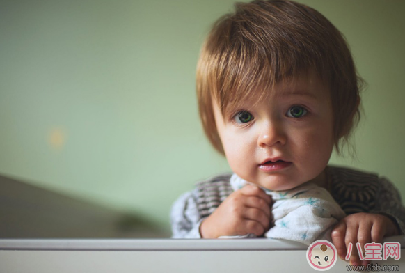 三岁宝宝吃饭应该注意哪些问题 三岁宝宝吃饭要准备什么