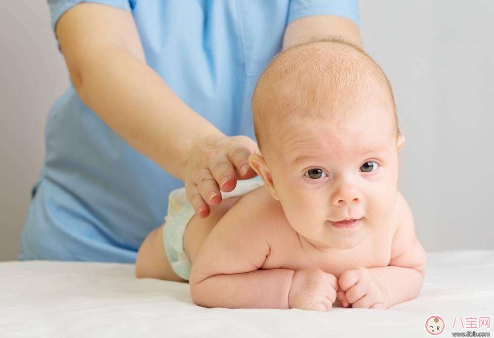 小儿扁桃体反复肿大发烧如何推拿 怎么推拿治疗宝宝扁桃体发炎疼痛
