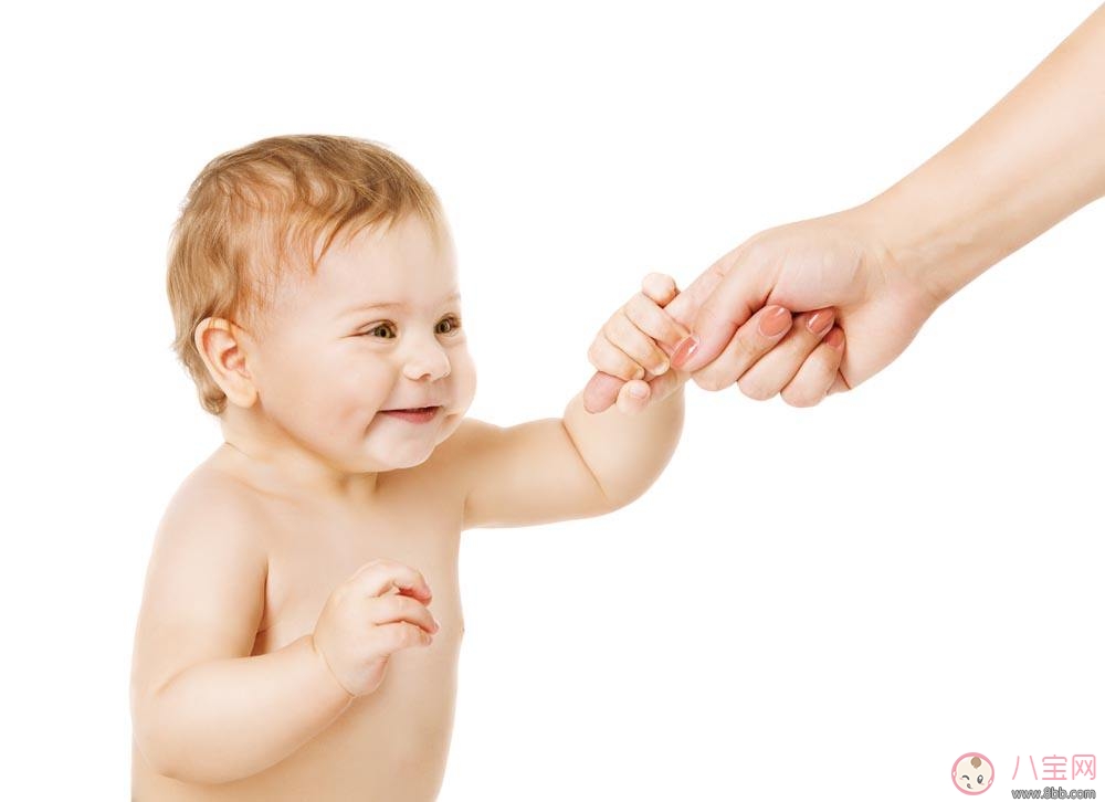 宝宝学走路怎么保持平衡 幼儿走路不良姿势有什么影响