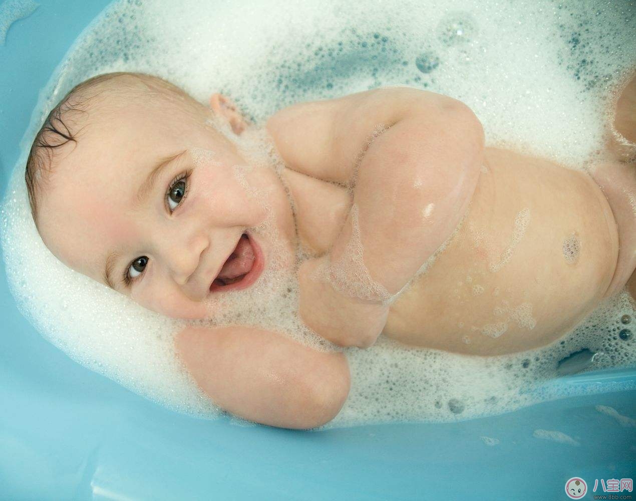 小孩天冷不爱洗澡怎么办 如何帮宝宝洗澡不感冒