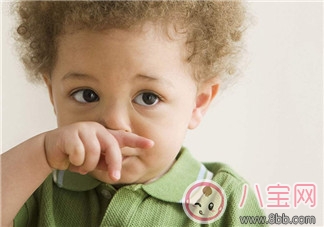 可以用棉花棒沾水清除宝宝鼻屎吗 如何预防鼻屎导致鼻塞
